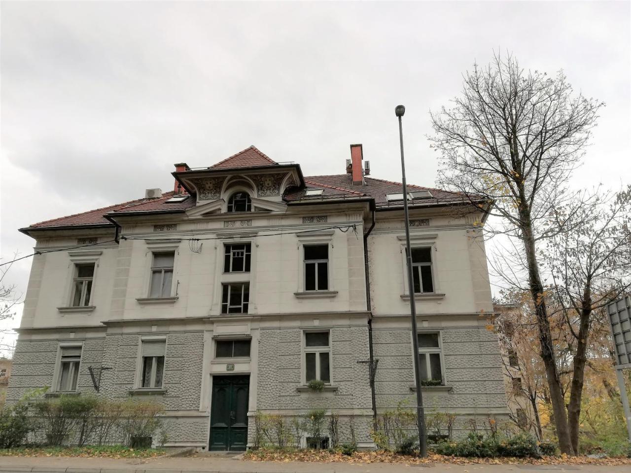 Dimora Apartments With Free Parking Любляна Экстерьер фото